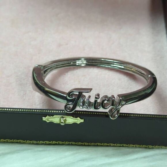 Juicy Couture "Juicy" Silver-tone Bangle Bracelet. - Picture 1 of 7